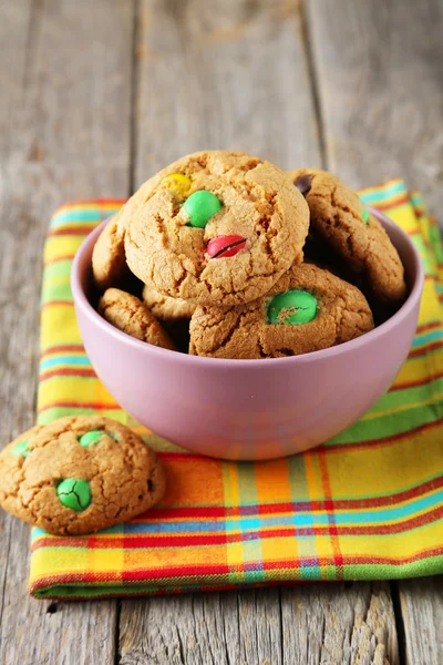Cookies med färgglada karameller — Stockfoto