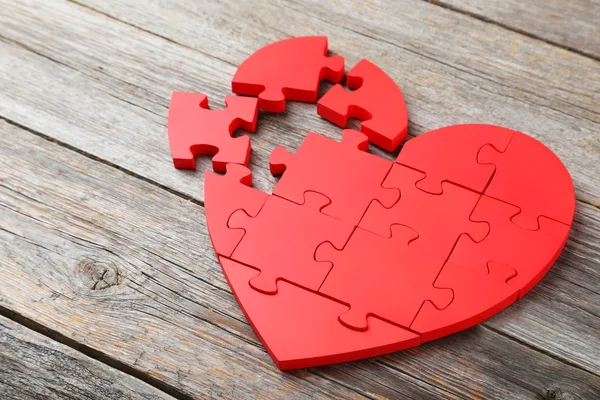 Red puzzle heart — Fotografie, imagine de stoc