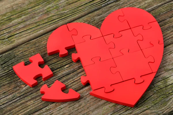 Puzzle czerwony serca — Zdjęcie stockowe