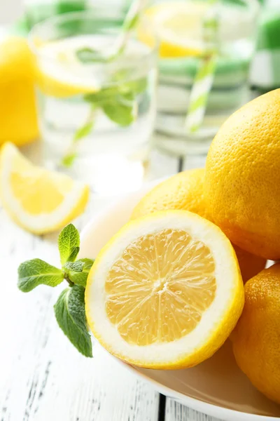 Fresh lemonade with lemons — Stock Photo, Image