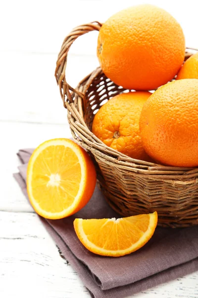 Стиглі свіжі апельсинів — стокове фото