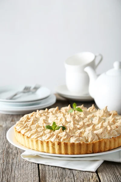 Citron meringue koláč na plechu — Stock fotografie