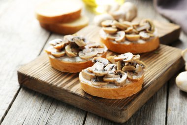 mantar ile lezzetli taze bruschetta