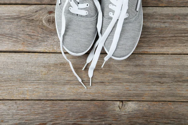 Paar grijze schoenen — Stockfoto