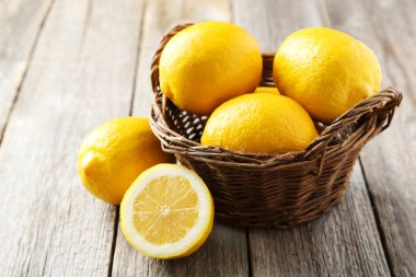 Sepette taze limonlar