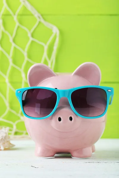 Roze piggy bank — Stockfoto