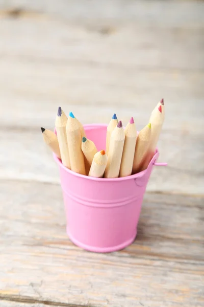 Színes ceruzák vödör — Stock Fotó