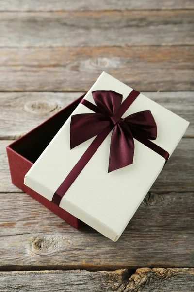 Hermosa caja de regalo —  Fotos de Stock