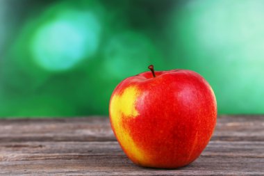 Olgun Kırmızı elma