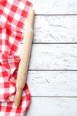 oklava ve peçete ile tablo