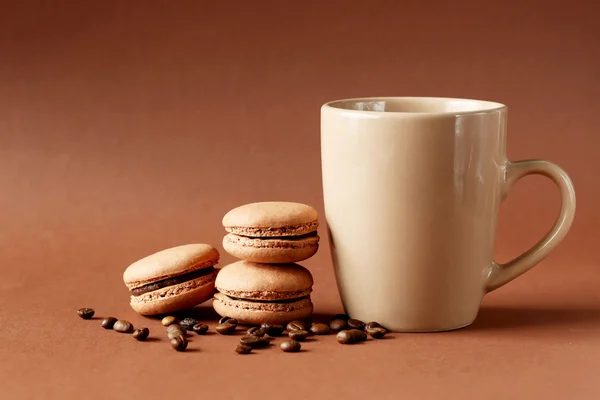 French chocolate macaroons with coffee — Stock Photo, Image