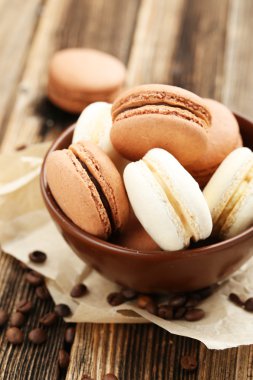 Kahve macaroons kahve çekirdekleri ile