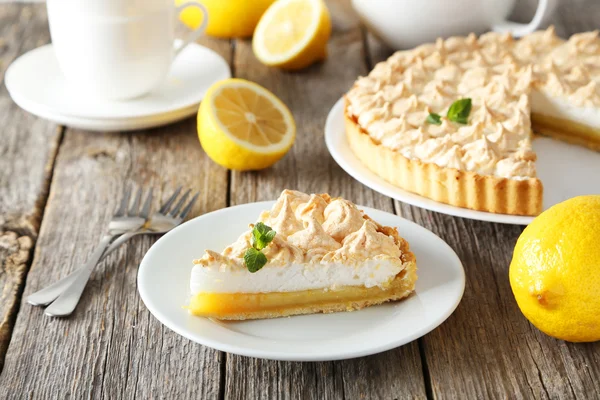 Lemon meringue pie on plates — Stock Photo, Image