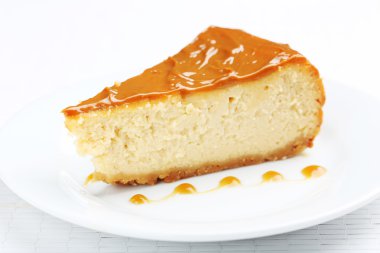 Taze ve lezzetli karamelli cheesecake