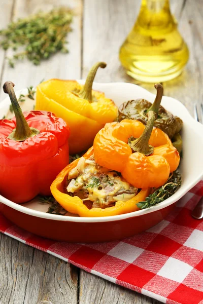 Peperoni ripieni di carne — Foto Stock