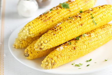 Taze lezzetli ızgara mısır