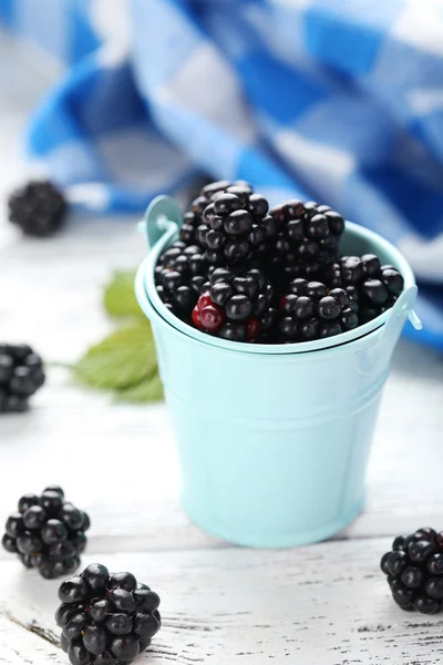 Raw ripe blackberries — Stock Photo, Image