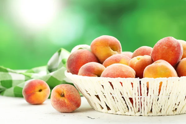 Ovoce čerstvé broskve — Stock fotografie