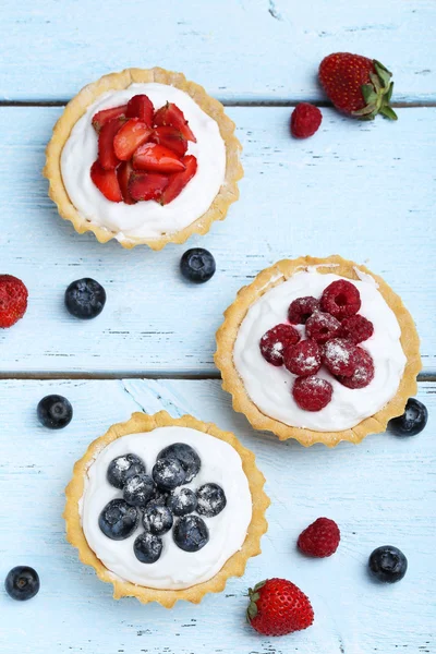 Dessert tartlets met bessen — Stockfoto