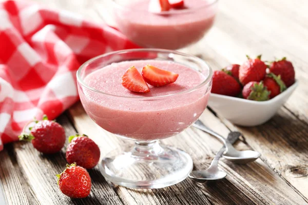 Söta hallon mousse — Stockfoto