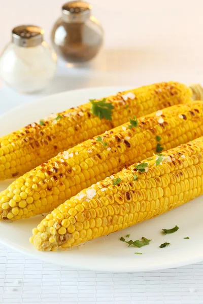 Grilled corn cobs — Stock Photo, Image