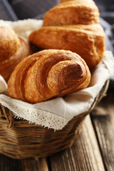 Croissants saborosos para o café da manhã — Fotografia de Stock