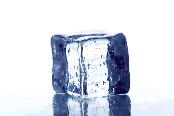 Cubo de gelo frio — Fotografia de Stock