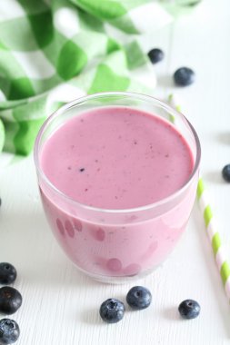 Taze blueberry smoothie cam