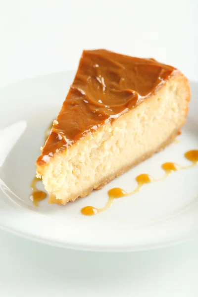 Tasty caramel cheesecake — Stock Photo, Image