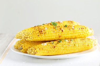 lezzetli ızgara mısır koçanı