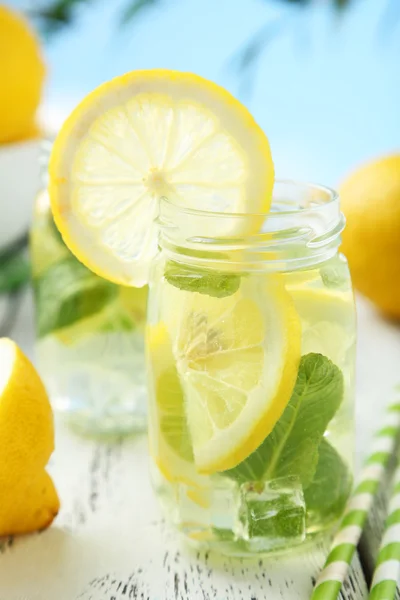 Čerstvé limonády s citrony — Stock fotografie