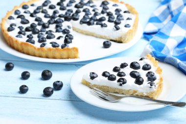 Yaban mersini ile tatlı tart pasta