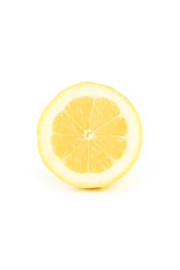 beyaz arkaplanda limon