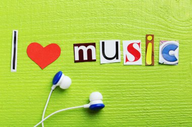 Ben kulaklık ile müzik seviyorum kelime