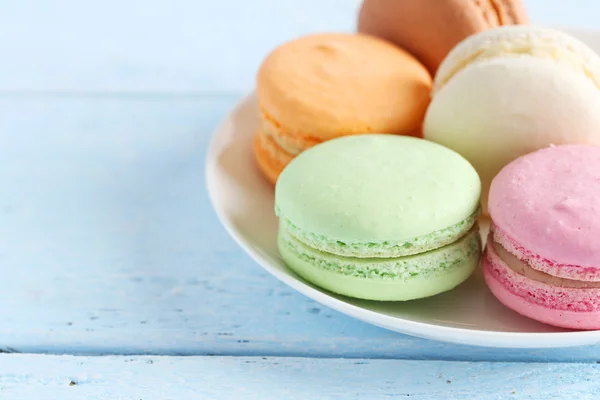 Macarons coloridos e saborosos franceses — Fotografia de Stock