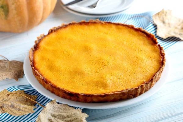 Tasty pumpkin pie — Stock Photo, Image