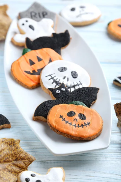 Fresh halloween gingerbread cookies — Stock Photo, Image