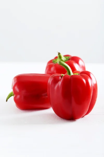 Pimentos vermelhos frescos — Fotografia de Stock