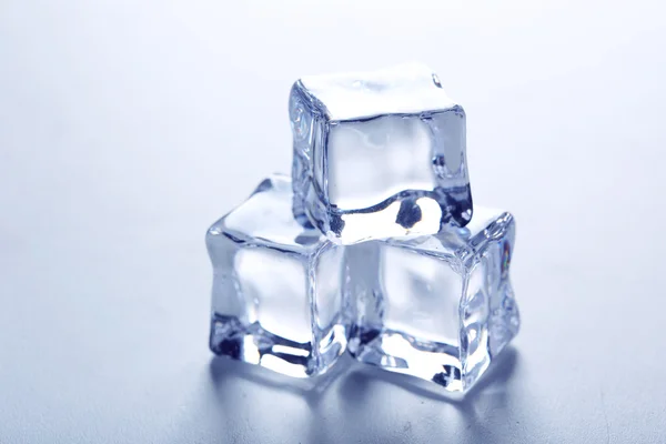 Cubi di ghiaccio per cocktail Foto Stock Royalty Free