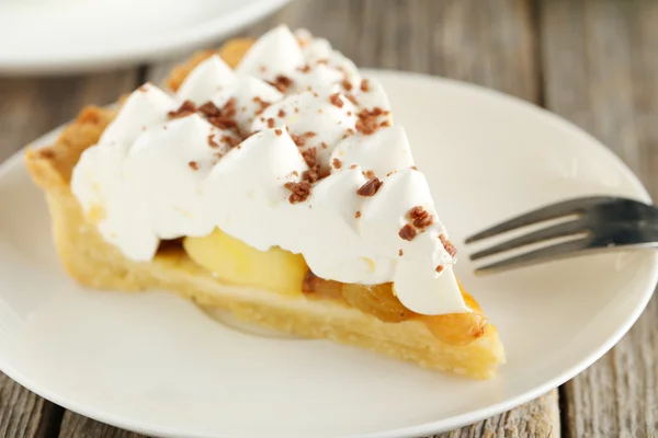 Apple cake with meringue — Stock Photo, Image