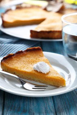 Lezzetli kabak pasta plaka üzerinde