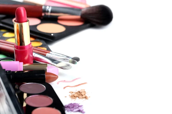 Pinceles de maquillaje y cosméticos — Foto de Stock