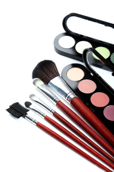 Escovas de maquiagem e cosméticos — Fotografia de Stock