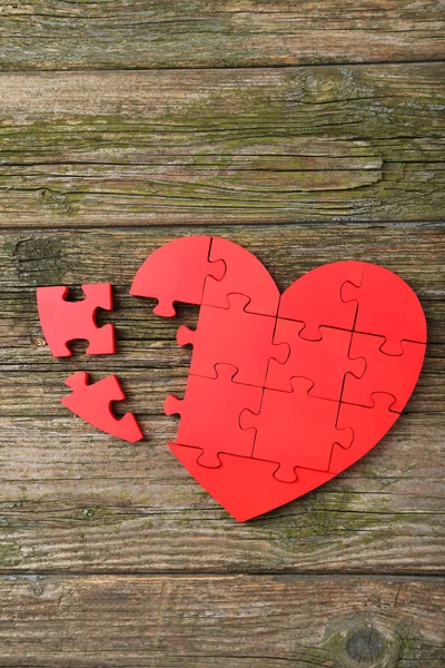 Coração de puzzle vermelho — Fotografia de Stock
