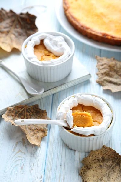Tasty pumpkin pie — Stock Photo, Image