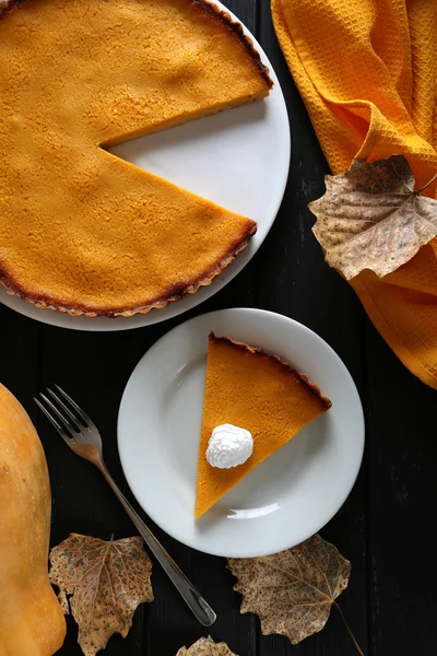 Tasty pumpkin pie — Stock Photo, Image