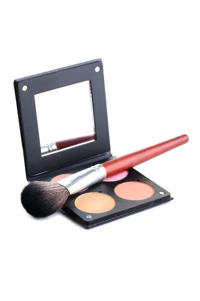 Blusher de maquiagem com espelho e blush — Fotografia de Stock