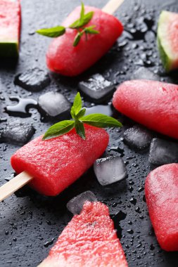 Lezzetli karpuz dondurma