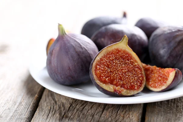 Fresh tasty figs — Stock Photo, Image