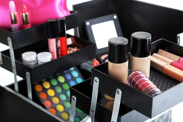 Uzupełnić przypadku kosmetyki — Zdjęcie stockowe